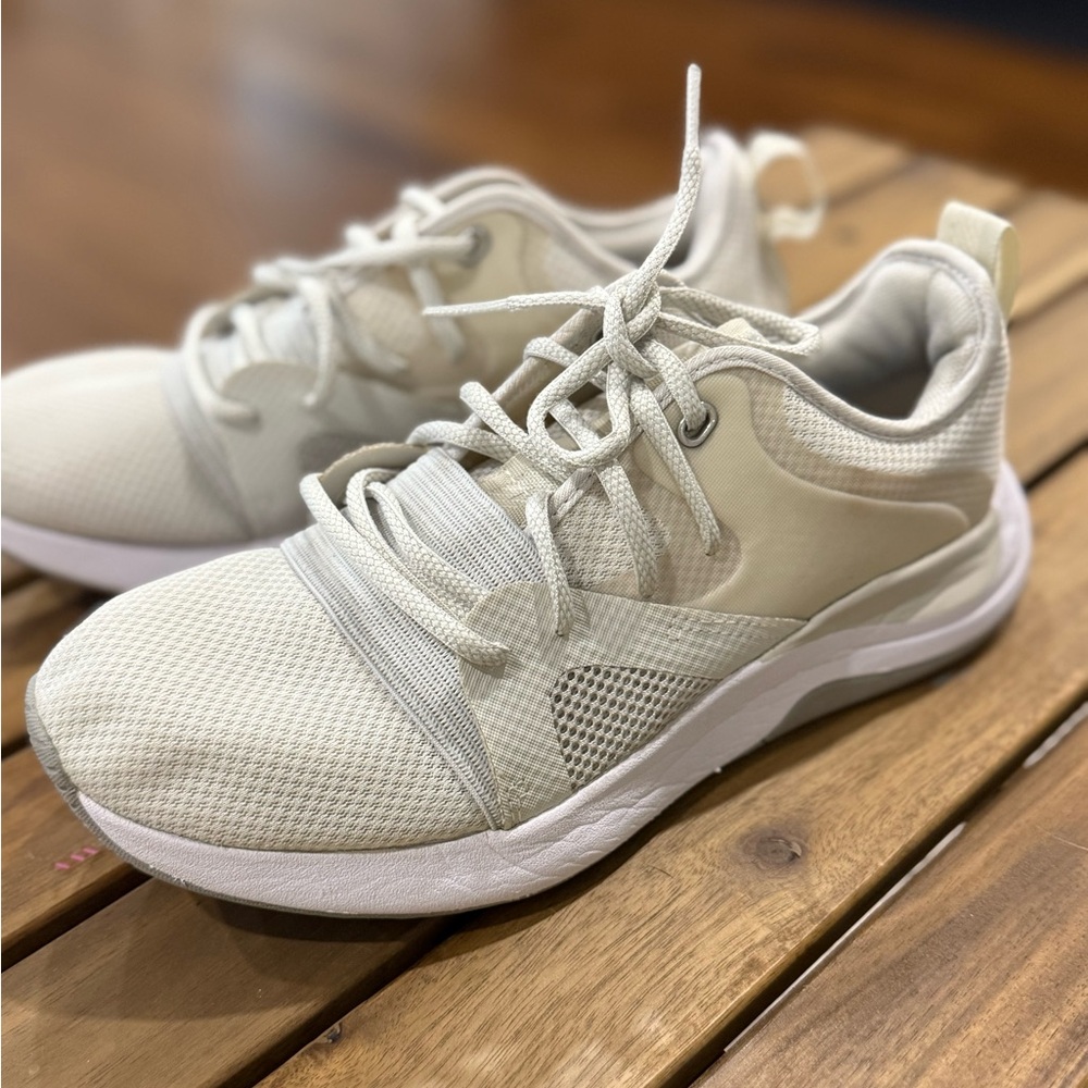 Women's Under Armour Charged Breathe Lace TR Training Shoes. Size 8